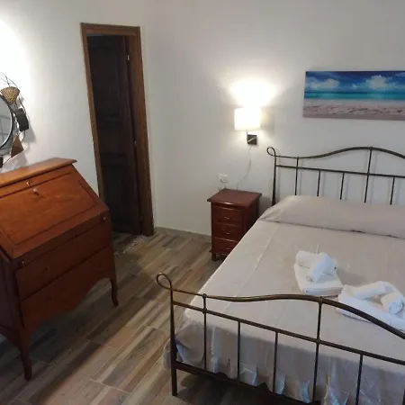 Le Isole Couette-café San Teodoro (Sardinia)
