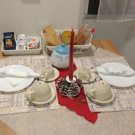לינה וארוחת בוקר Le Isole סאן תאודורו