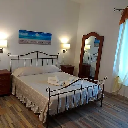 לינה וארוחת בוקר Le Isole 3*