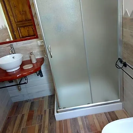 לינה וארוחת בוקר Le Isole 3*